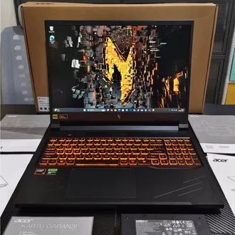 Acer Nitro V16 Ryzen7 / 16GB RAM / RTX 4060