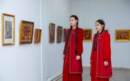 Dawid Aruşaýansyň suratlarynyň sergisinden fotoreportaž