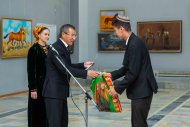 В Ашхабаде открылась художественная выставка в честь туркменских скакунов