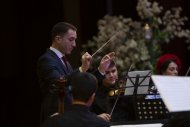 Aşgabatda Tahyr Ataýewiň ýolbaşçylygyndaky orkestriň konserti geçirildi