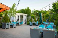 Летняя терраса Altyn Paradise Garden ждет гостей