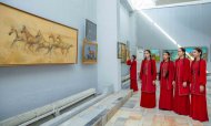 В Ашхабаде открылась художественная выставка в честь туркменских скакунов