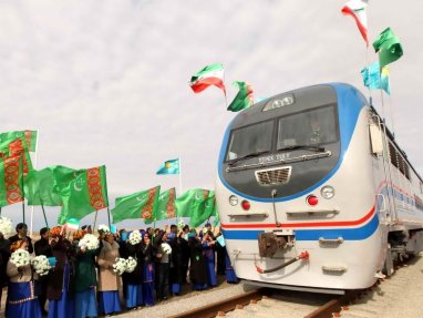 Türkmenistan bilen Eýranyň arasynda synag ýolagçy otlusy ýola goýlar