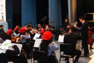 Aşgabatda Tahyr Ataýewiň ýolbaşçylygyndaky orkestriň konserti geçirildi