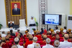 BAE’nin Türkmenistan Büyükelçisi, petrol ve gaz sektöründe yapay zeka uygulaması konusunda bir konferans verdi