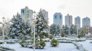 Aşkabat sakinleri, şehrin karlı fotoğraflarını paylaştı