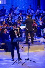 Aşgabatda Şarl Aznawuryň 100 ýyllygyna bagyşlanan baýramçylyk konserti geçirildi (FOTO)