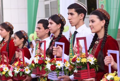 Türkmenistanyň ähli mekdeplerinde 