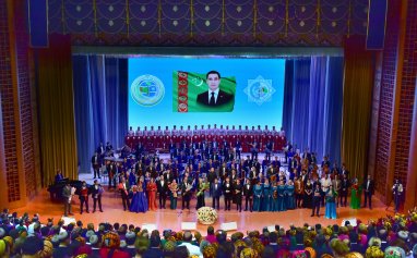 Fotoreportaž: Aşgabatda «Parahatçylyk sazy» atly festiwal tamamlandy