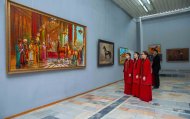 В Ашхабаде открылась художественная выставка в честь туркменских скакунов
